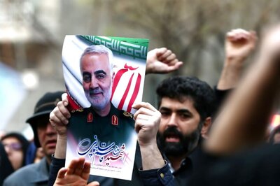 Thousands March in Baghdad to Mourn Iranian General Qasem Soleimani's Death in US Airstrike