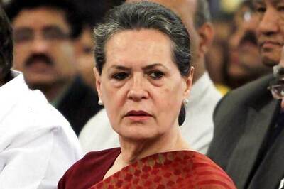 Cong rally: Oppn trying to weaken democracy, says Sonia