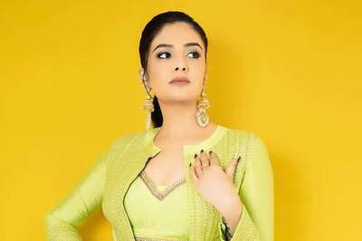 Actress Sreemukhi Slays Traditional Look In Green Saree