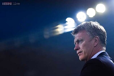 Villarreal knock Sociedad out of Copa del Rey, Moyes sent off