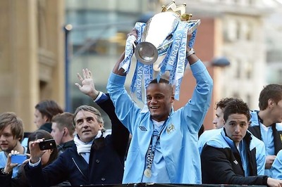 Thousands of fans attend Man City victory parade