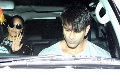 Bipasha Basu Is Irritated By Pregnancy Rumours , Tweets Angry Response