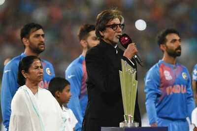 Complaint against Amitabh Bachchan for singing 'incorrect' national anthem