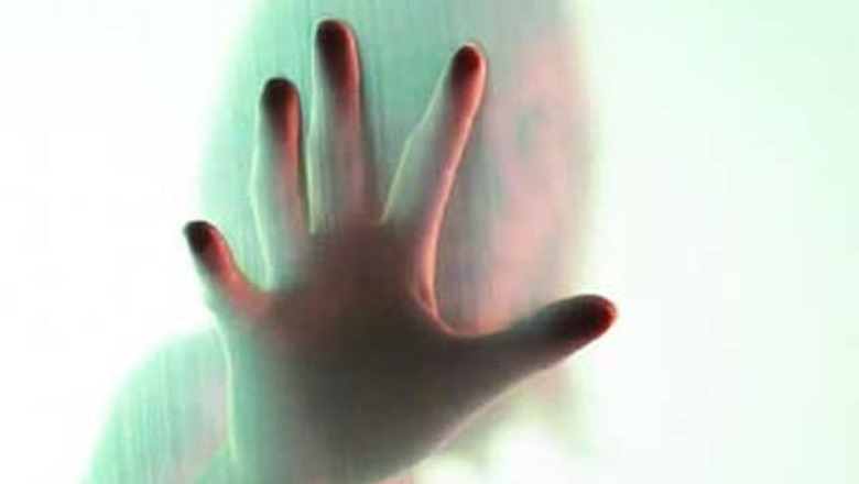 TN: Women filmed with spycams in bedrooms
