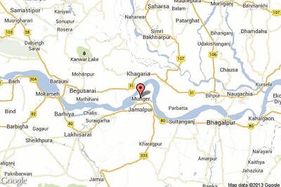 Arms smuggler arrested with weapons, 5 pistols seized