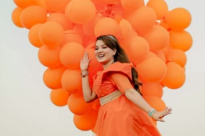 Pakistani Influencer Rabeeca Khan Takes Birthday Photoshoot To New Heights, Literally. Watch