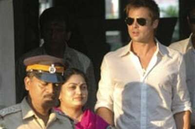 Pitt says he did not insult Indians