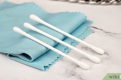 How to Clean a Silver Necklace