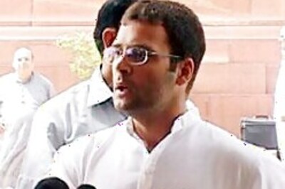 Angry party workers waylay Rahul, scream at him