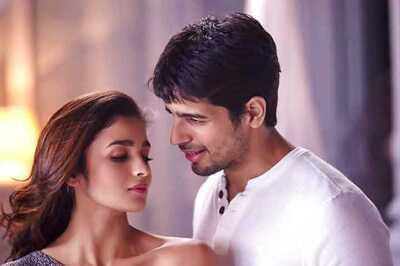 Alia Bhatt Dodges Query On Rumoured 'Tiff' With Sidharth Malhotra