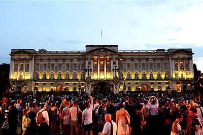 London: 2 arrested for trespassing, attempting burglary at Buckingham Palace