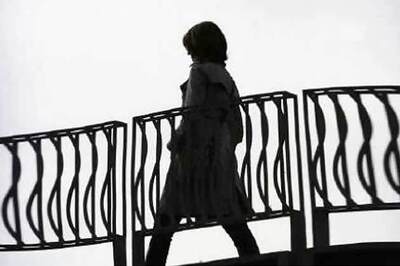 Court raps police for arresting woman after sunset