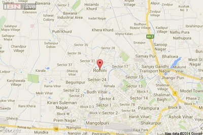 Posing as courier delivery boys, 2 youths rob house