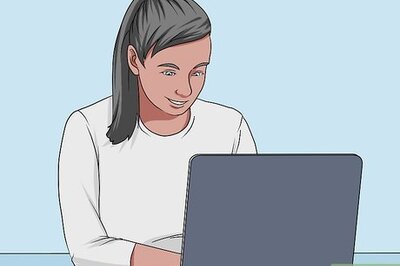 How to Make a Newspaper on Microsoft Word