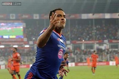 ISL 2014: Ozbey late strike helps FC Goa win 2-1 against Delhi Dynamos