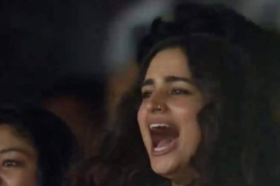 Bigg Boss 17 Fame Ayesha Khan Cheers For MS Dhoni During CSK Vs DC IPL 2024