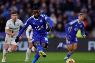 Championship Leaders Leicester Turn on the Style in 4-0 Rout of Plymouth
