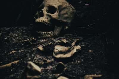 Australian Woman Spends Five Years Sleeping Next to Brother’s Rotting Corpse