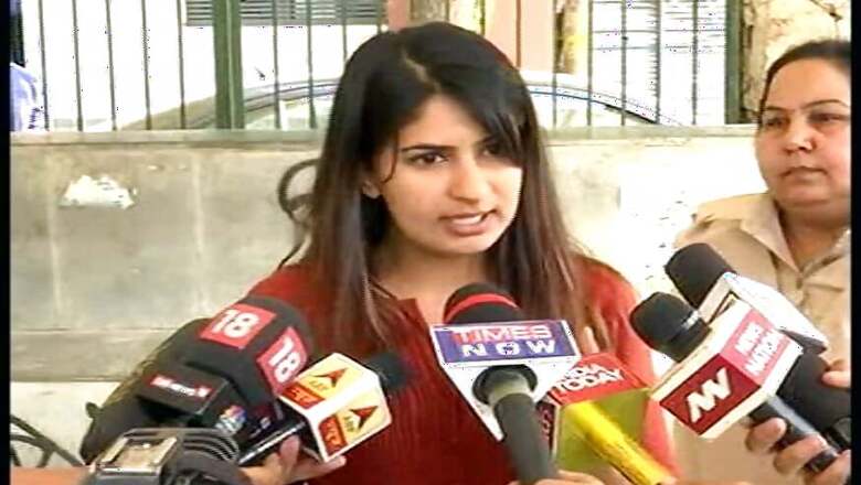 Gurmehar Post: Sehwag on Backfoot After Gambhir's Twitter Bouncer