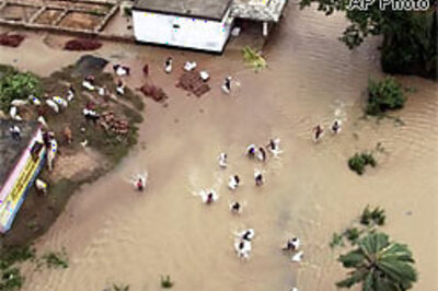 Flood fury in India; 163 killed | In Pics: Orissa deluged