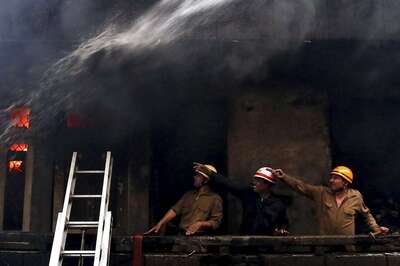 Fire Breaks Out at Godown in Delhi's Inderlok Area, 10 Fire Tendors on Spot