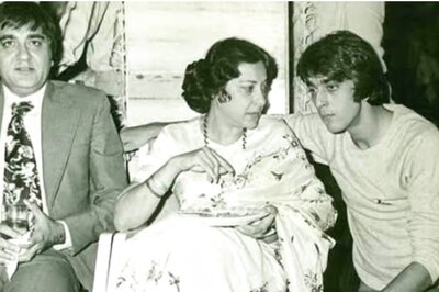 Priya Dutt Recalls Sunil Dutt's Condition When Nargis Detected With Cancer: 'He Was Surviving Only on Cigarettes'