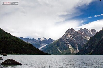 Tibetan government in exile announces aid of Rs 12.5 lakh to Nepal