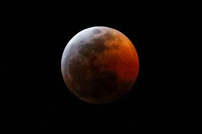 Moon's Crust May Hold Answers to Ancient History of the Sun