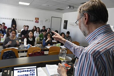 Chinese Students Imbibe Secrets of Burgundy Winemaking