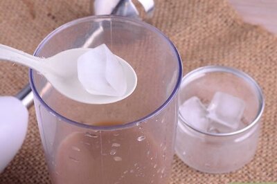 How to Make a Starbucks Mocha Frappuccino