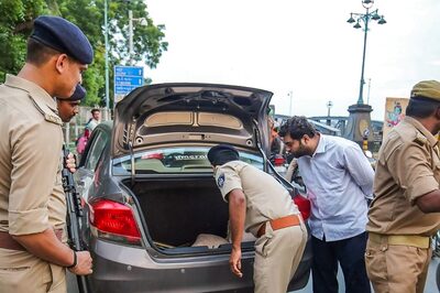 Gujarat Tightens Security at Borders with Poll-bound Rajasthan; MP to Curb Smuggling of Liquor, Drugs