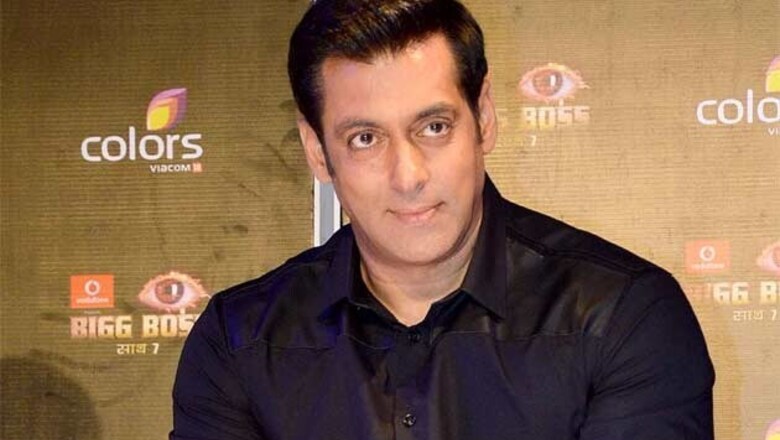 Watch: Salman Khan in a hangout with his fans