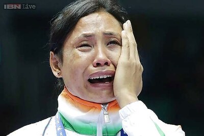 AIBA acts tough, boxer Sarita Devi faces ban for refusing Asian Games medal