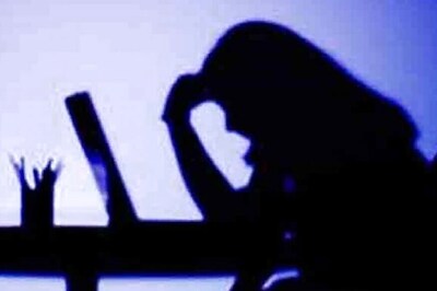 Women, Young Adults at High Risk of Anxiety: Study