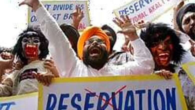 Anti-quota forum signs in to protest
