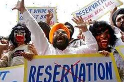 Anti-quota forum signs in to protest