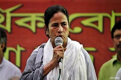 Congress fooling people on food security: Mamata