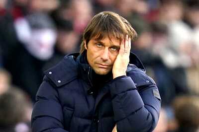 Twitter Reacts as Spurs' Boss Antonio Conte Snubs Private Jet to Travel in Budget-friendly Flight