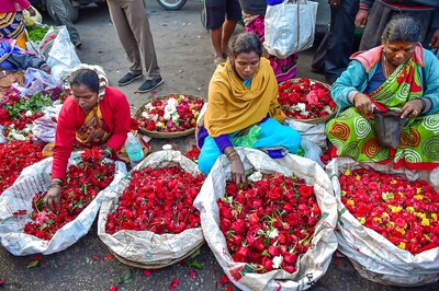 7 Hawkers Found Covid-19 Positive During Random Testing in Mumbai's Dadar Vegetable Market
