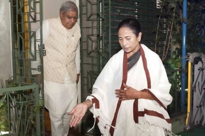Mamata Calls for 'Get Together' with Bengal Teachers Days After Guv Dhankhar Wishes to Meet JU Professors