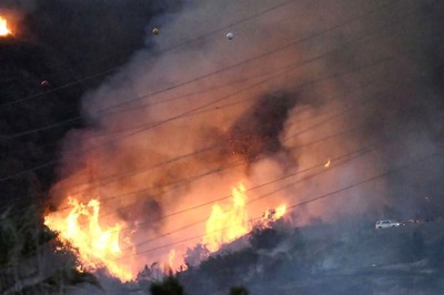 Thousands Flee Blaze at Greek Migrant Camp in Lesbos