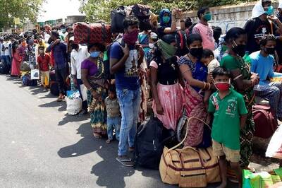 Chaos as Migrants Throng Palace Grounds in Bengaluru for Special Trains Due to 'Misinformation'