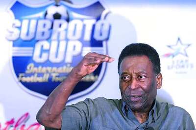 Football legend Pele sues Samsung over image in newspaper ad
