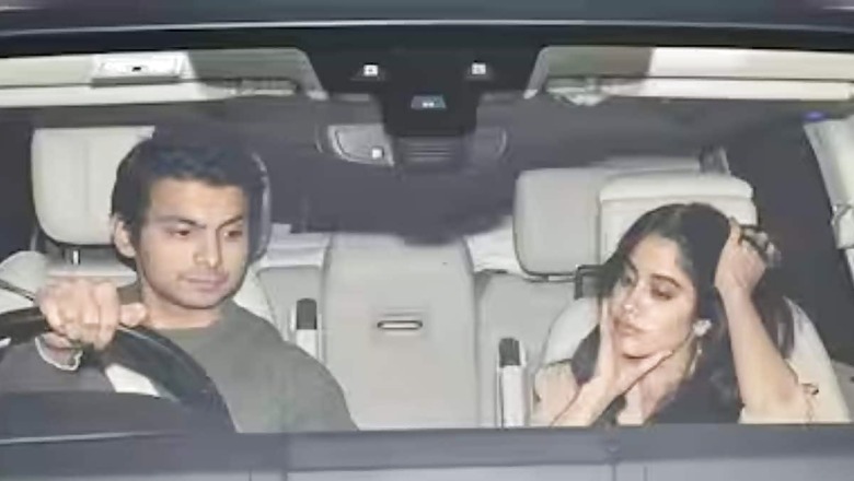 Janhvi Kapoor Dances With Rumoured Boyfriend Shikhar Pahariya During Ganpati Visarjan