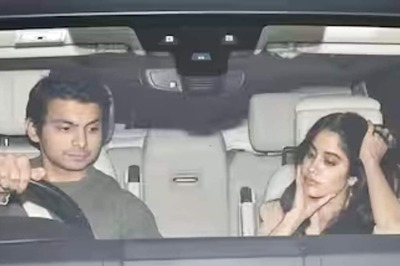 Janhvi Kapoor Dances With Rumoured Boyfriend Shikhar Pahariya During Ganpati Visarjan