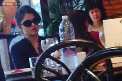 Snapshot: Aishwarya Rai Bachchan spotted with Aaradhya in London