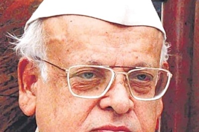 Veteran Congress Leader and Ex-UP Governor Aziz Qureshi Dies