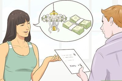 How to Choose a Hanging Centerpiece for Your Wedding