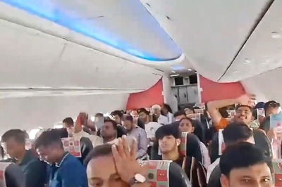 SpiceJet Passengers Made to Wait Inside Aircraft 'Without AC For An Hour' Amid Severe Heatwave in Delhi | Video