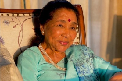Legendary Playback Singer Asha Bhosle Conferred with Maharashtra Bhushan Award
